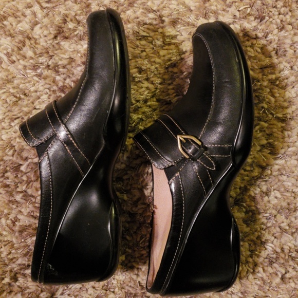 Naturalizer open back clogs - Picture 3 of 7